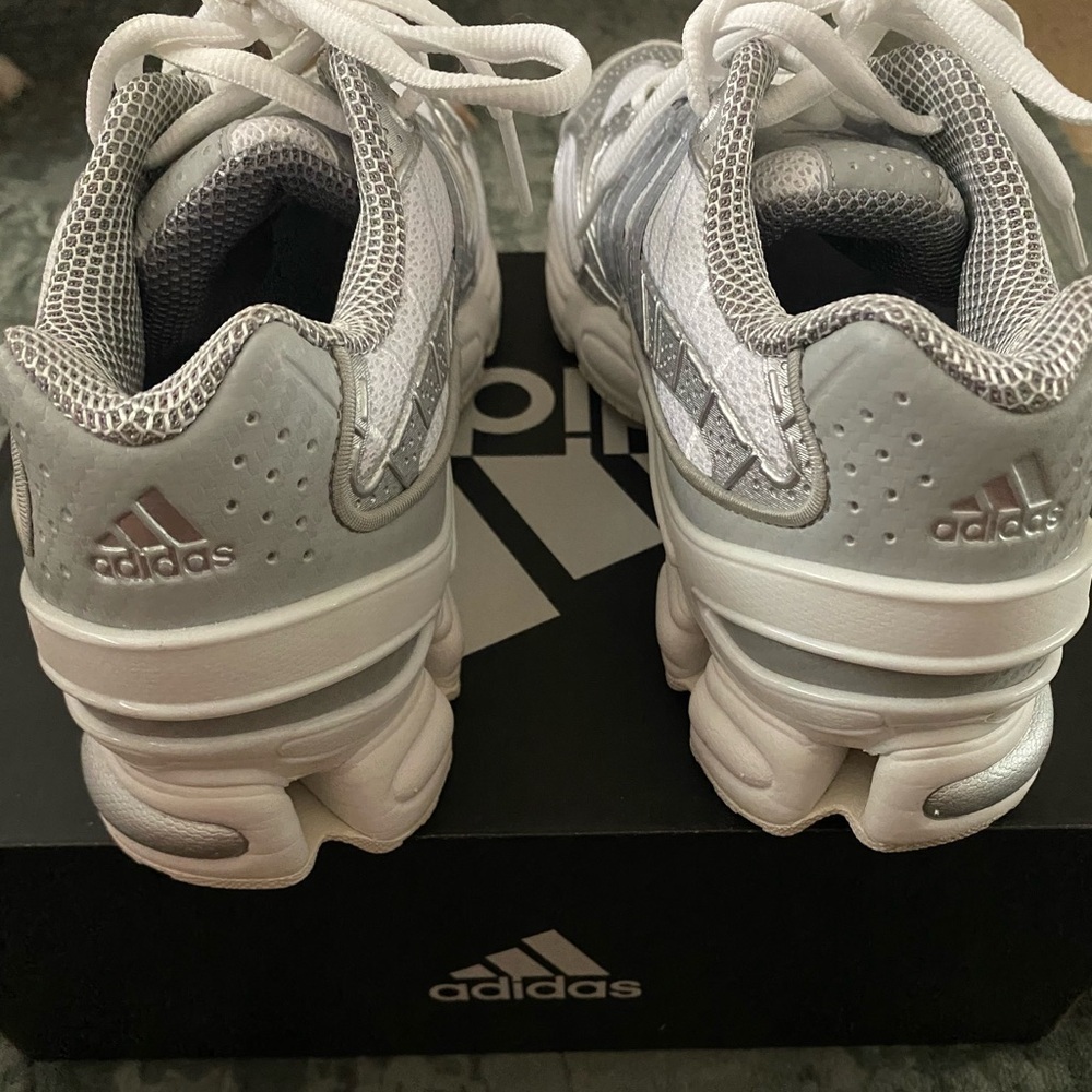 Adidas Originals Oswego Pro Trendy Sporty Sneakers - Picture 5 of 9